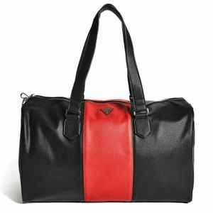 BRAND NEW Guess duffel bag
